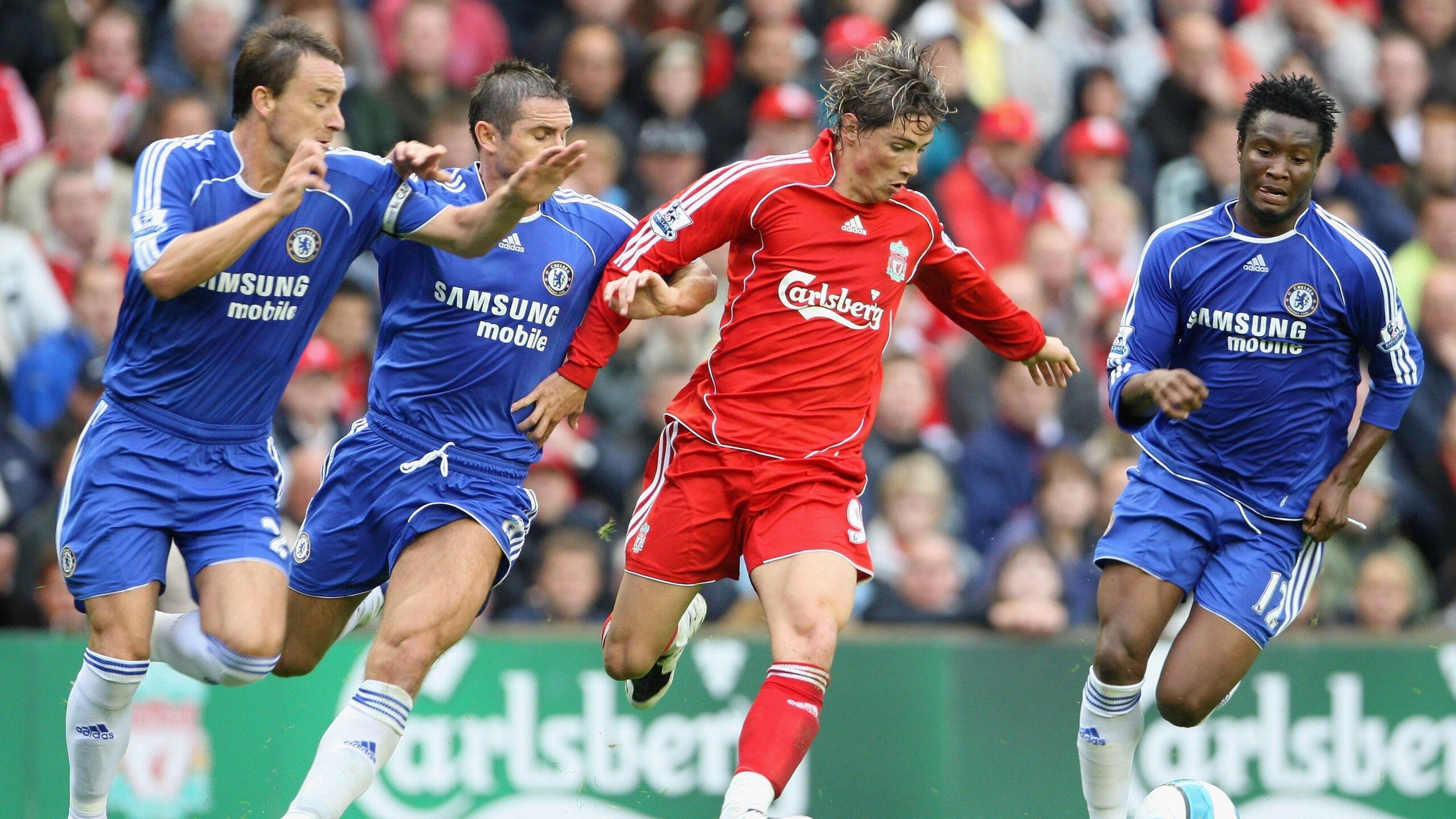 足球赛场焦点！巴西队对阵比利时队，强强对话引爆全球球迷关注