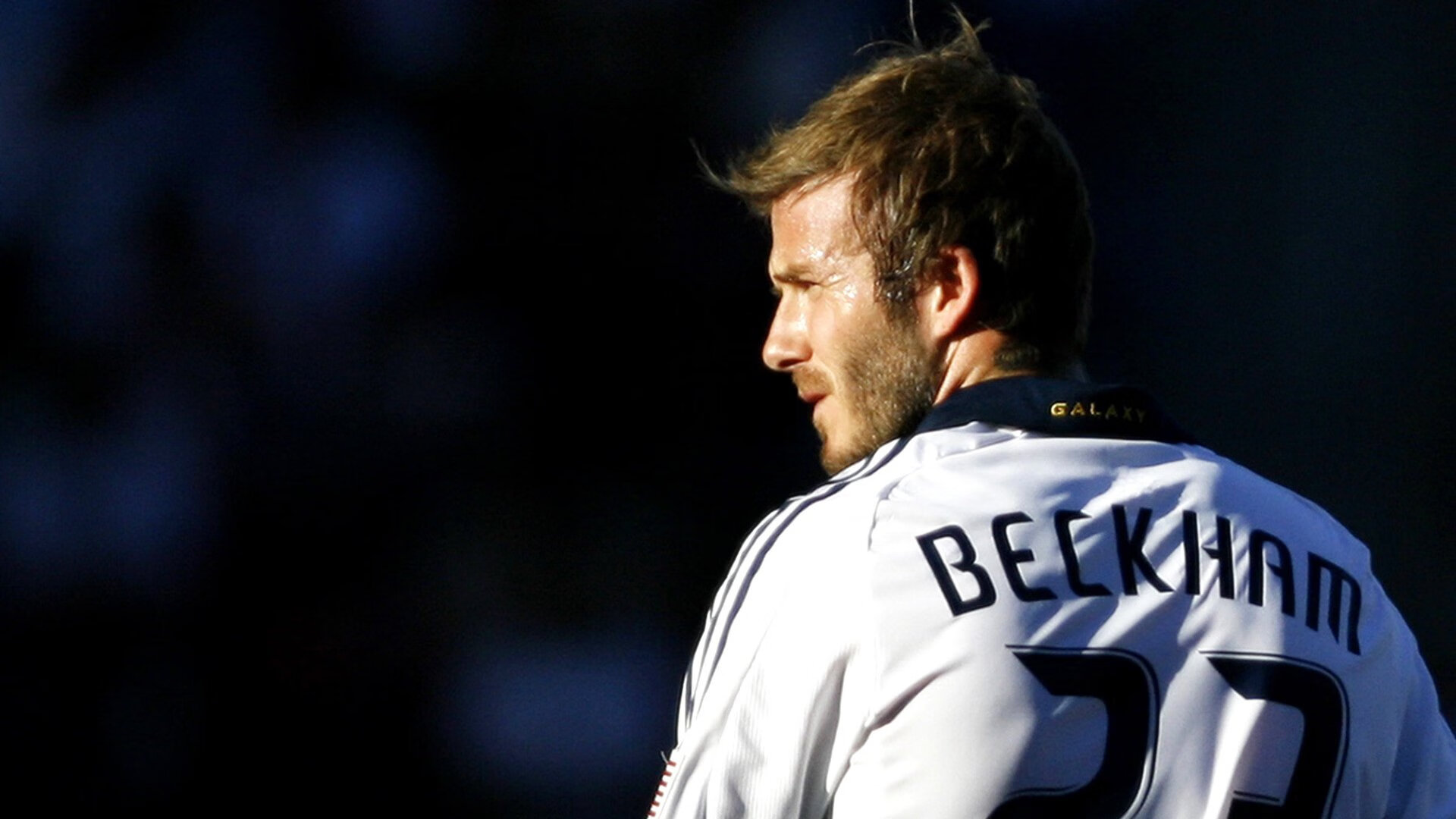 莱万多夫斯基关键节点势不可挡，勇士带队取胜！